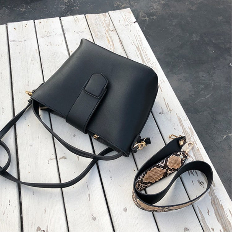 Everyday Bucket Tote | Minimalist Shoulder Carry in Warm Beige