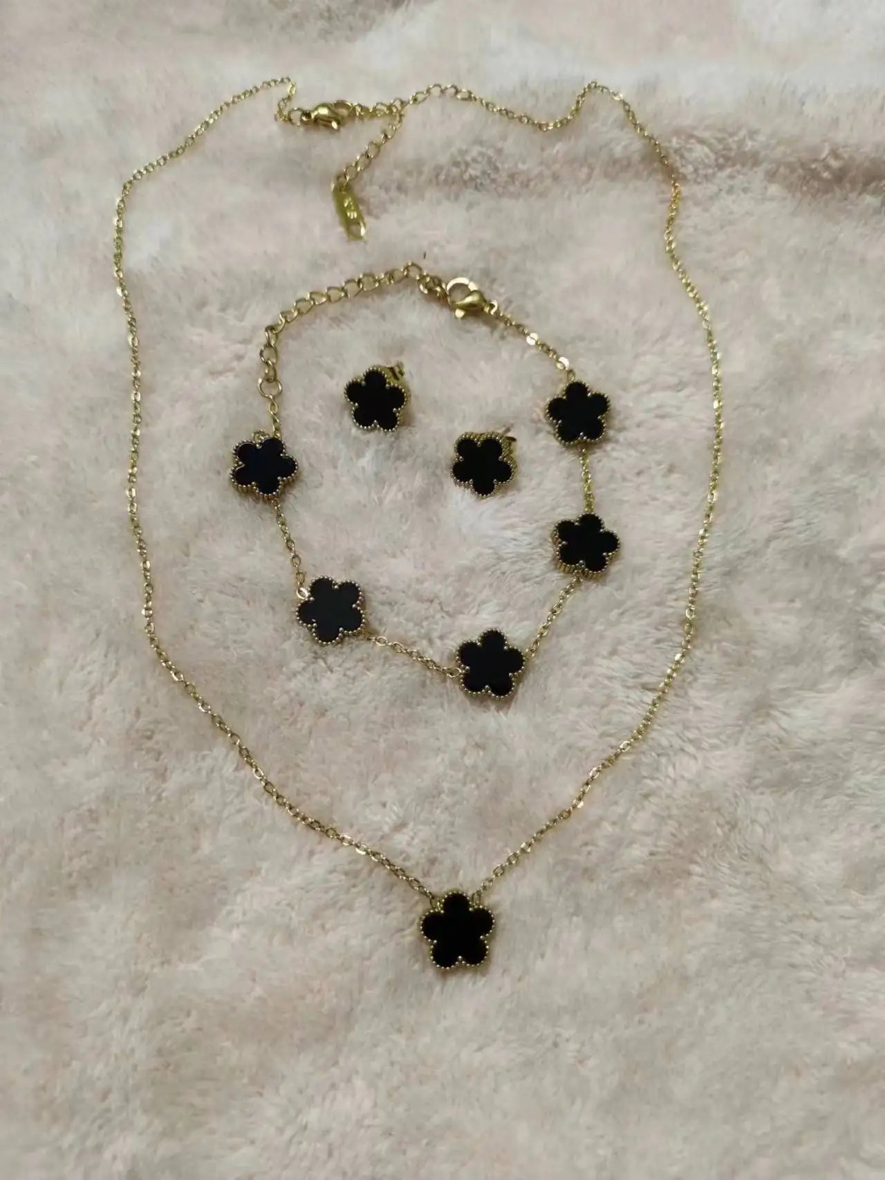 Floral Clover Shell Bracelet – Adjustable Stainless Steel Beaded Charm
