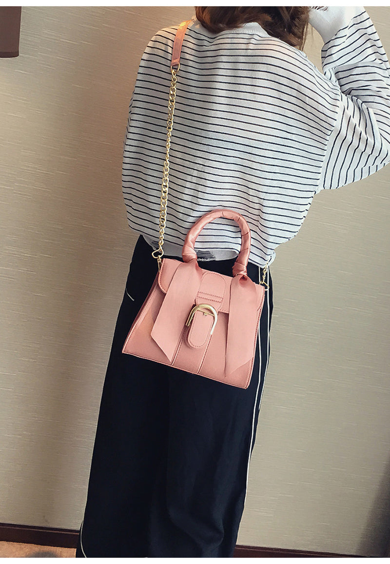 Élan | Bow-Draped Mini Chain Shoulder Bag