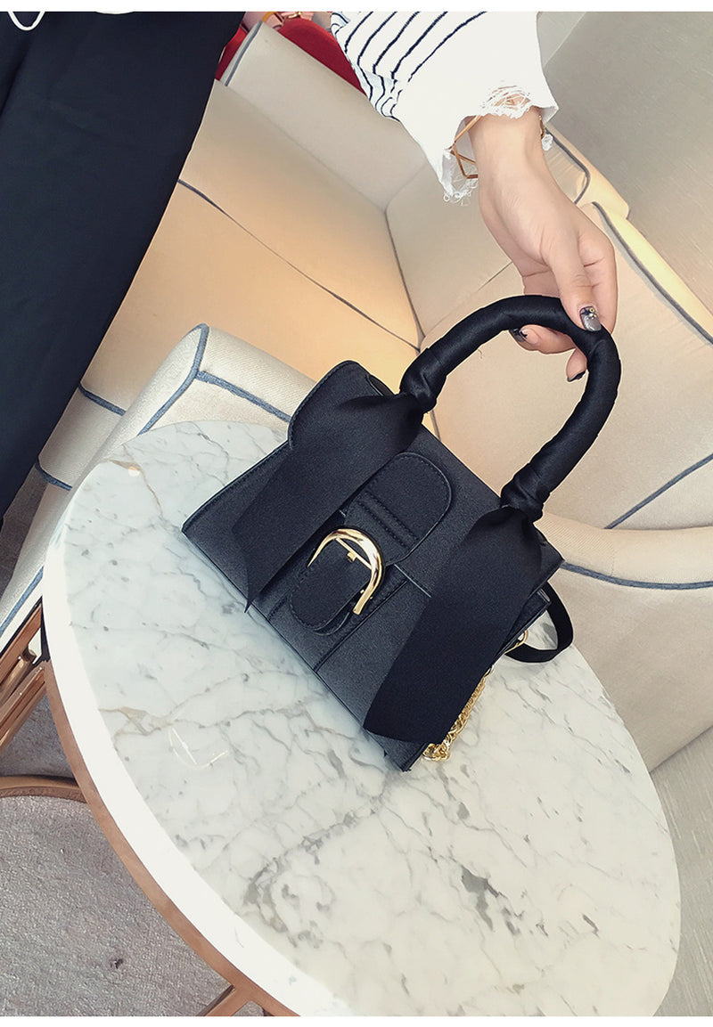 Élan | Bow-Draped Mini Chain Shoulder Bag