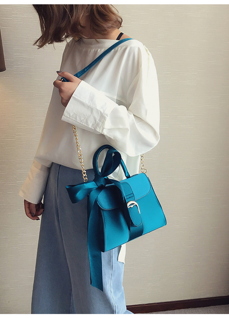 Élan | Bow-Draped Mini Chain Shoulder Bag