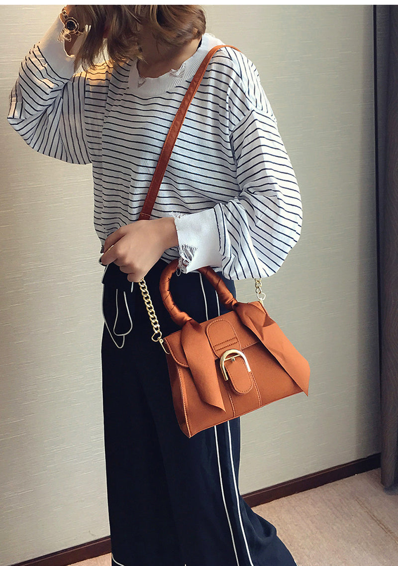 Élan | Bow-Draped Mini Chain Shoulder Bag