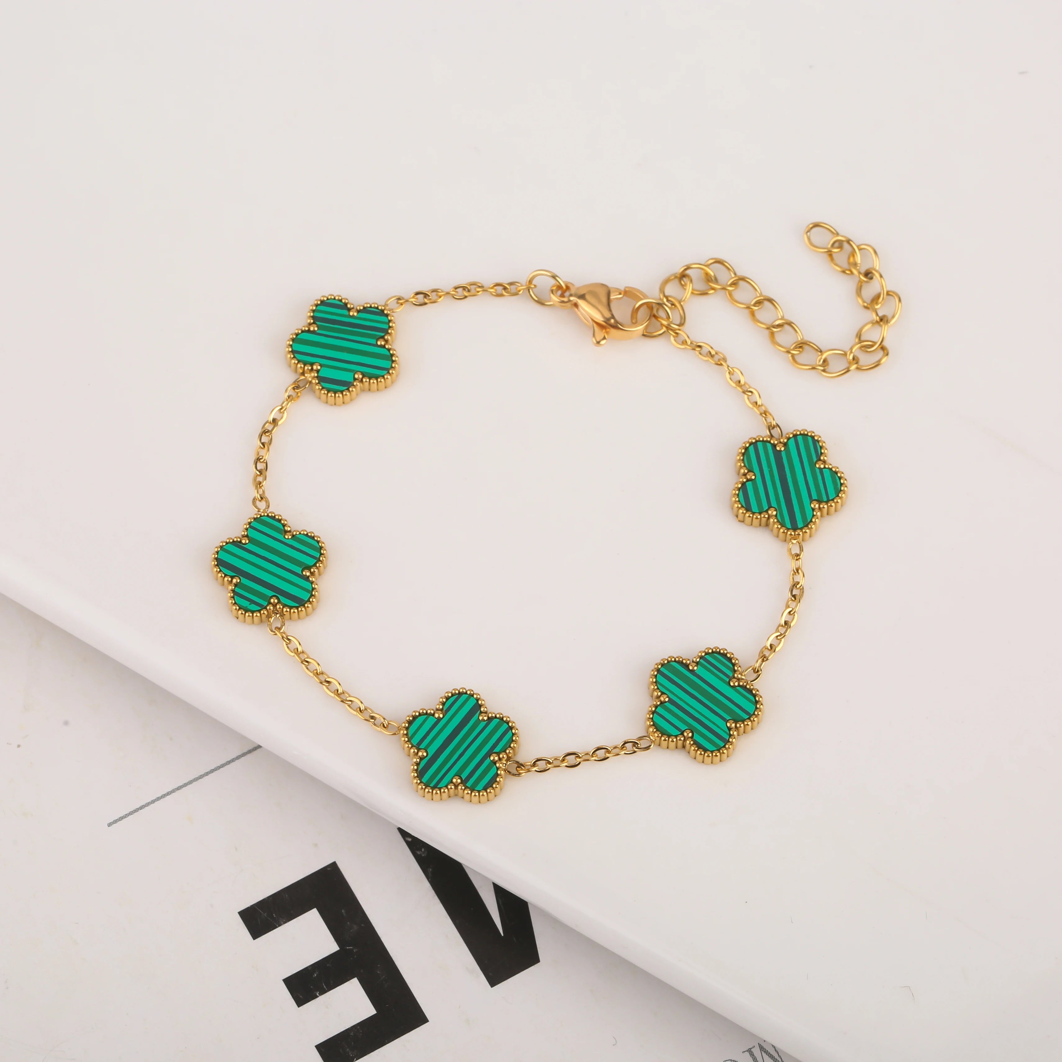 Floral Clover Shell Bracelet – Adjustable Stainless Steel Beaded Charm