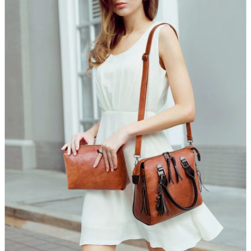 Tasselle 4-Piece Vintage Travel Set