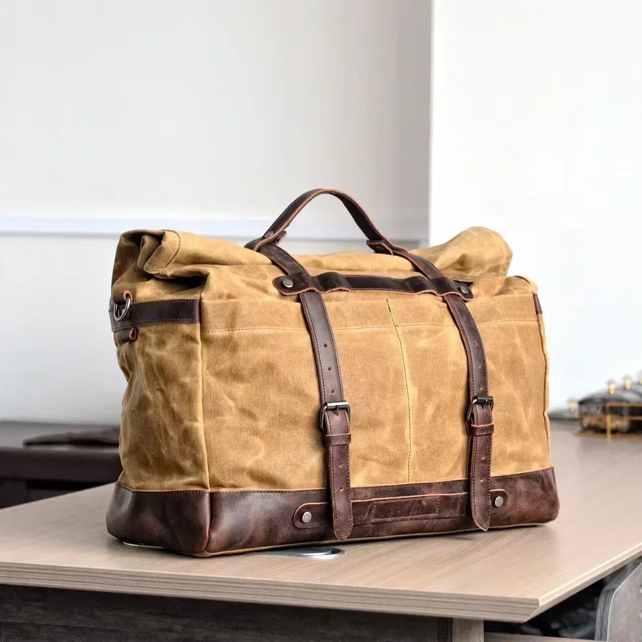 Faro Hold | Waxed Canvas Weekender with Leather Trim